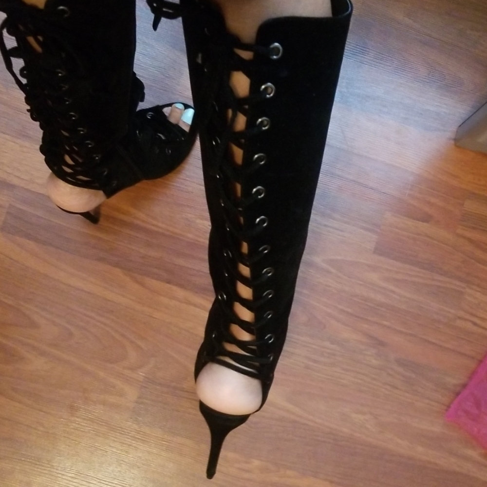 Shoes - Picture 2 of 3